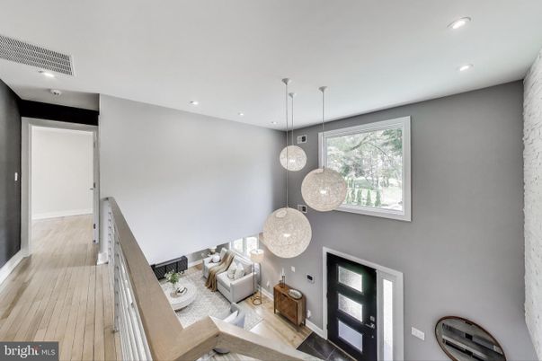 Interior, Living room, Pendant Lights, Recessed Lighting, Wood Texture Flooring
