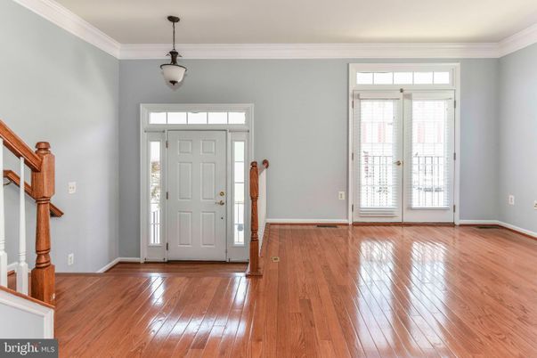 Empty room, Interior, Pendant Lights, Wood Texture Flooring