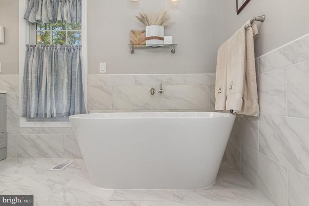 Bathroom, Free Standing Baths, Interior, Marble, Marble Walls
