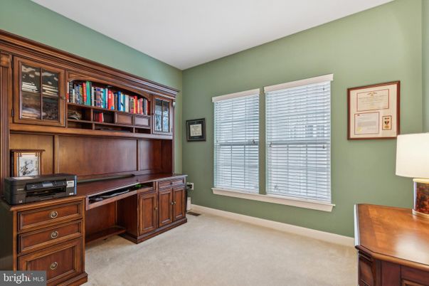 Home Office, Interior