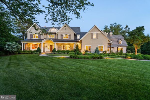 Backyard, Exterior, Facade, Farmhouse
