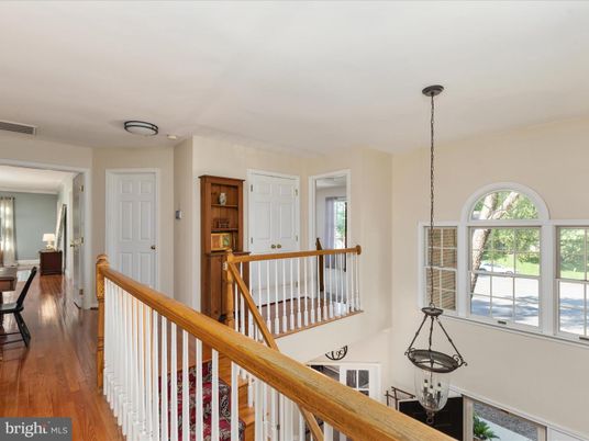 Interior, Pendant Lights, Wood Texture Flooring