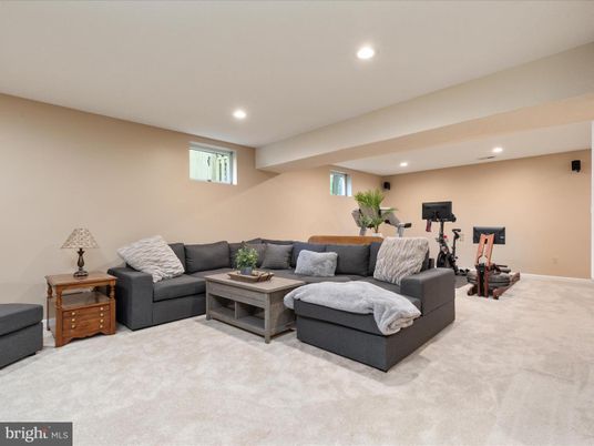 Fitness Equipment, Interior, Living room, Recessed Lighting