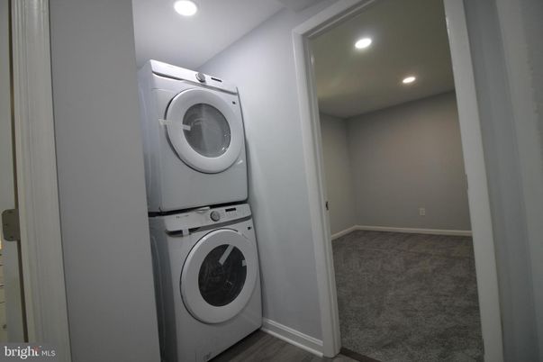 Interior, Recessed Lighting, Utility Closets, Washer