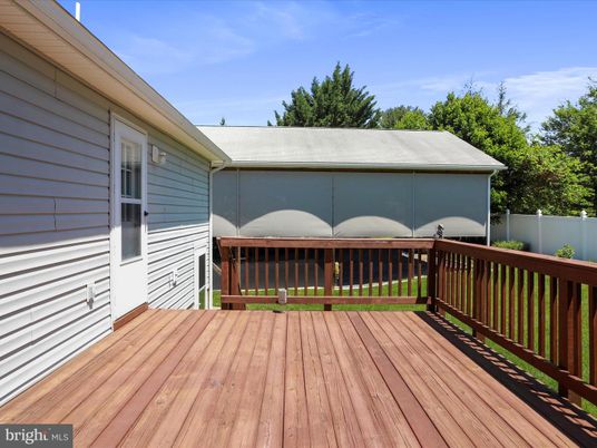Exterior, Wood Texture Flooring
