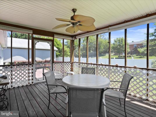 Interior, Sun Room, Water, Wood Texture Flooring