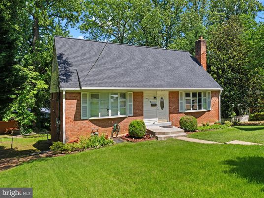Exterior, Facade, Brick Facade, Cape Cod