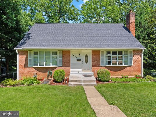 Exterior, Facade, Brick Facade, Cape Cod