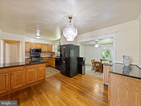Chandelier, Dining room, Interior, Kitchen, Wood Texture Flooring