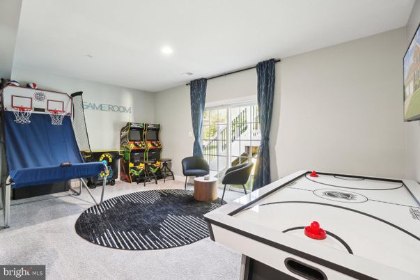 Game Room, Interior, Recessed Lighting