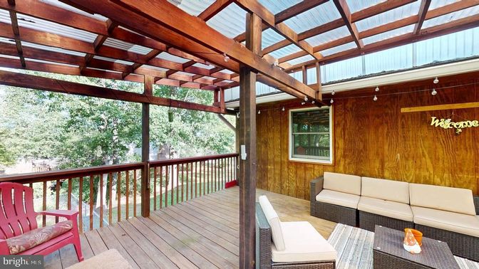 Exterior, Wood Texture Flooring