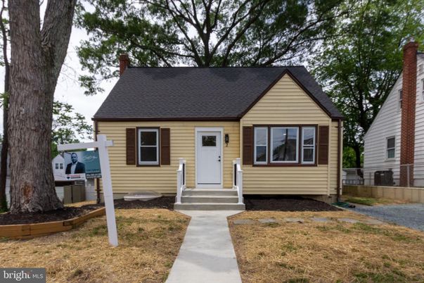 Exterior, Facade, Cape Cod