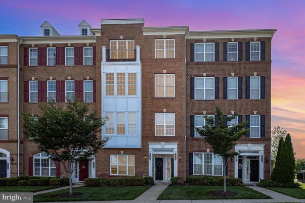 Exterior, Facade, Brick Facade, Rowhouse