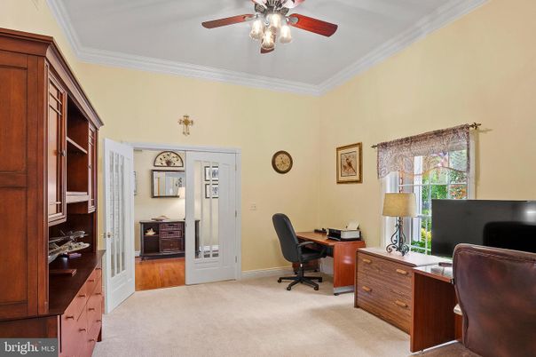 Home Office, Interior