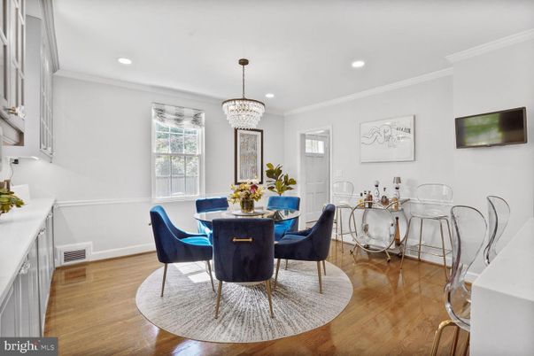 Chandelier, Dining room, Interior, Recessed Lighting, Wood Texture Flooring