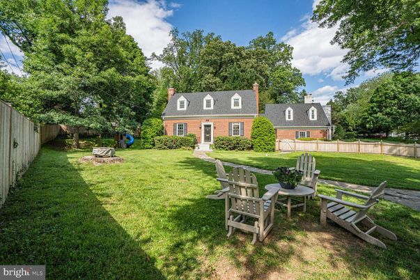 Backyard, Exterior, Facade, Brick Facade, Cape Cod