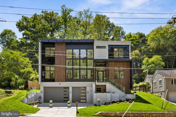 Attached, Exterior, Facade, Modern