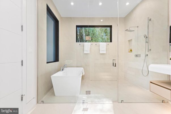 Bathroom, Free Standing Baths, Glass Shower, Interior, Recessed Lighting