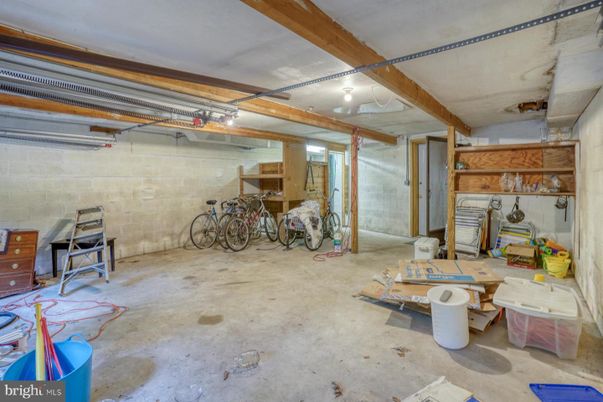Garage, Interior
