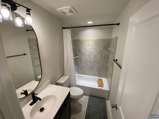Bathroom, Interior, Recessed Lighting