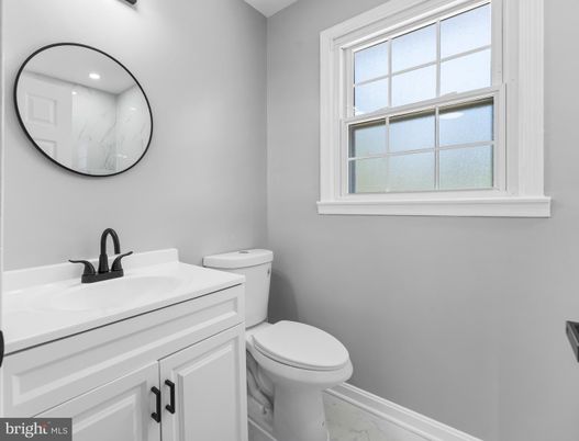 Bathroom, Interior, Marble, Recessed Lighting