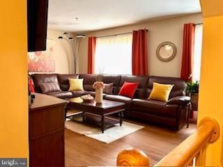 Interior, Living room, Pendant Lights, Wood Texture Flooring
