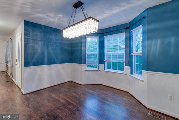 Chandelier, Empty room, Interior, Wood Texture Flooring