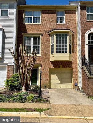 Attached, Exterior, Facade, Brick Facade, Rowhouse