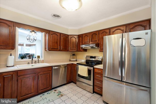Chandelier, Interior, Kitchen, Stainless Steel Appliances