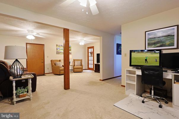 Home Office, Interior