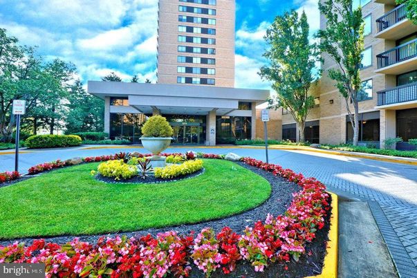 Exterior, Facade, Condo Building