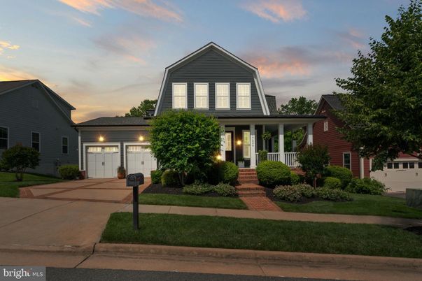 Attached, Exterior, Facade, Farmhouse