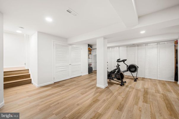 Fitness Equipment, Interior, Recessed Lighting, Wood Texture Flooring