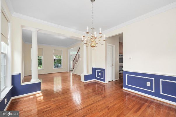 Chandelier, Empty room, Interior, Wood Texture Flooring
