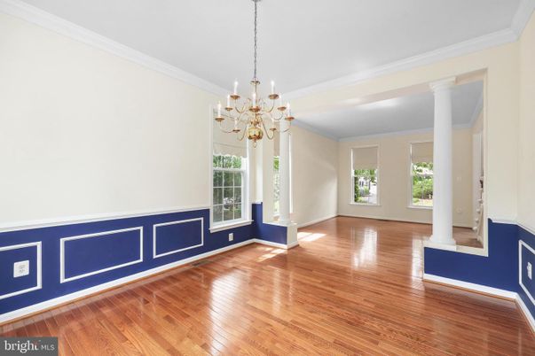 Chandelier, Empty room, Interior, Wood Texture Flooring