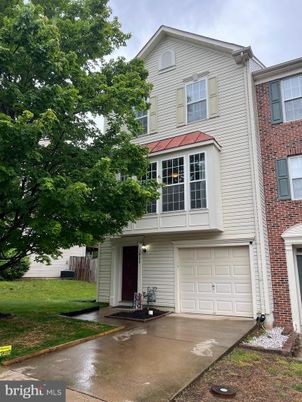 Attached, Exterior, Facade, Brick Facade, Rowhouse