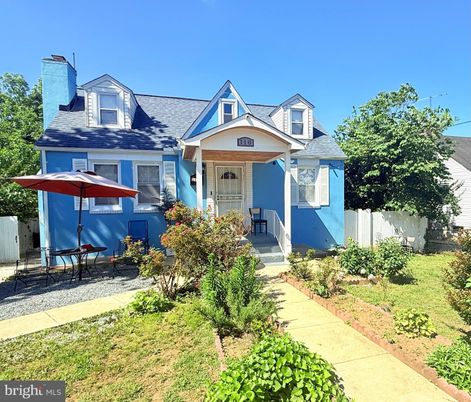 Exterior, Facade, Cape Cod