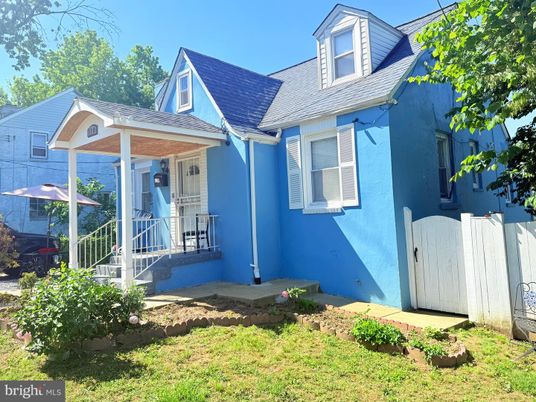 Exterior, Facade, Cape Cod