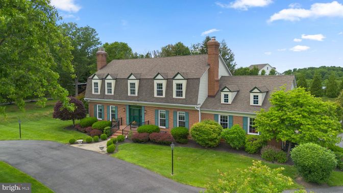 Exterior, Facade, Brick Facade, Cape Cod