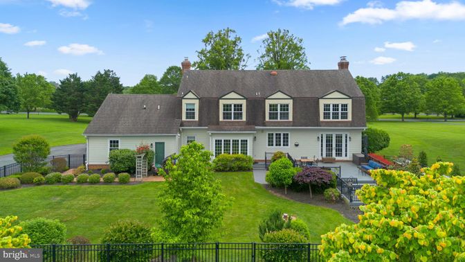 Backyard, Exterior, Facade, Cape Cod