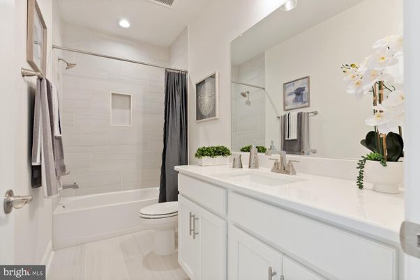 Bathroom, Interior, Recessed Lighting