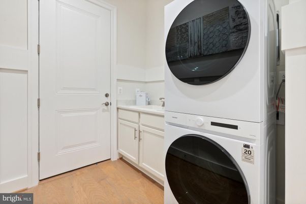 Interior, Utility Closets, Washer, Wood Texture Flooring