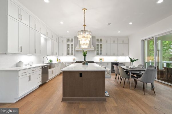 Chandelier, Dining room, Interior, Kitchen, Recessed Lighting, Wood Texture Flooring