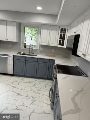 Interior, Kitchen, Marble, Recessed Lighting
