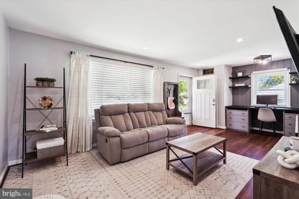 Home Office, Interior, Living room, Recessed Lighting, Wood Texture Flooring