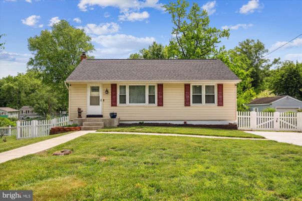 Backyard, Detached Garage, Exterior, Facade, Cape Cod