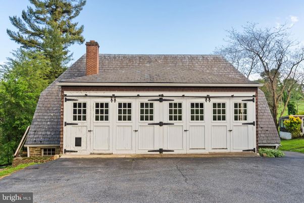 Detached Garage, Exterior