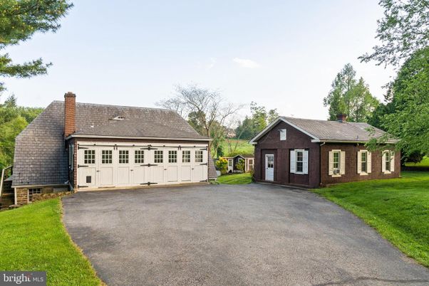 Backyard, Detached Garage, Exterior