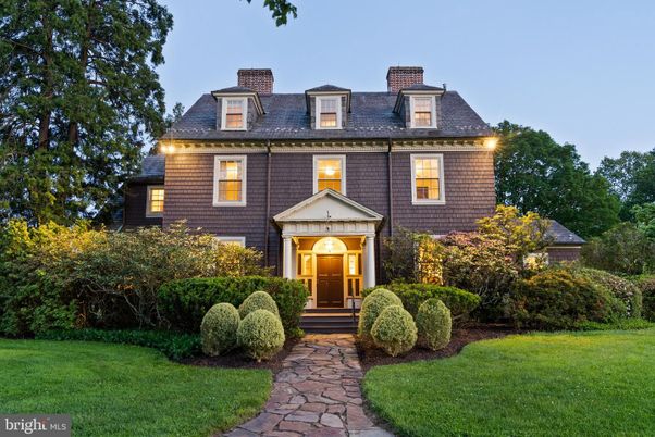 Exterior, Facade, Georgian
