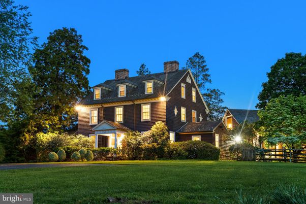 Attached, Backyard, Exterior, Facade, Queen Anne Victorian
